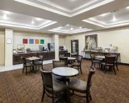 Comfort Inn & Suites Regional Medical Center - sarapan