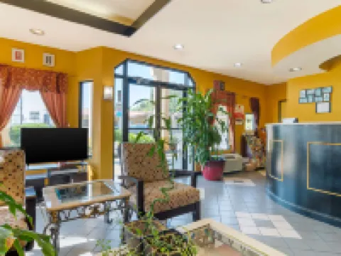 Econo Lodge Inn & Suites Hotels in Catoosa County