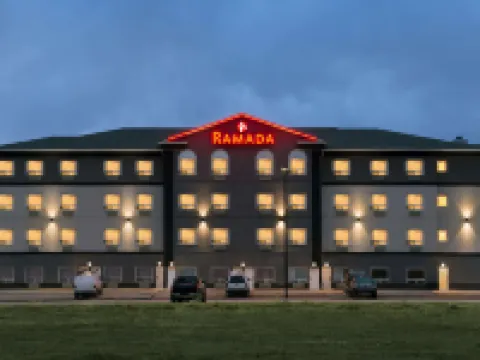 Ramada by Wyndham Drayton Valley Hotels in Drayton Valley