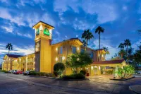 La Quinta Inn by Wyndham Phoenix Sky Harbor Airport Hotels in Phoenix