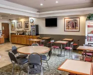 Comfort Inn & Suites Ocean Shores - breakfast