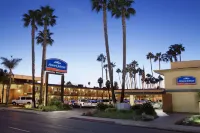 Howard Johnson by Wyndham San Diego Sea World Hotels in San Diego
