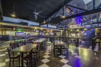 Econo Lodge Lloydminster - bar