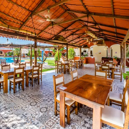Hacienda Inn Aeropuerto