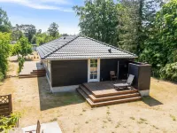 "Auke" - 100m from the Sea Hotels in 