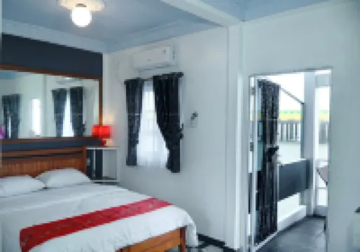 Sunset Curly Bay Hotel & Resort