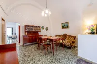 Locazione Turistica Lorusso 1 Các khách sạn gần Parrocchia San Riccardo