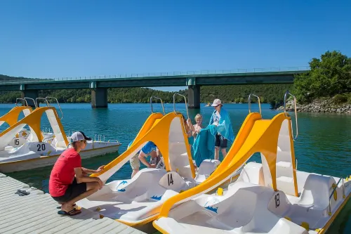 Villa 250m² Climatisée Piscine Chauffée & Fitness Hotels in Montauroux