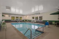 Quality Inn & Suites Chambersburg - parking