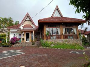 瑟拉瓦度假村及咖啡廳