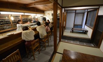 5. Guest Ho..