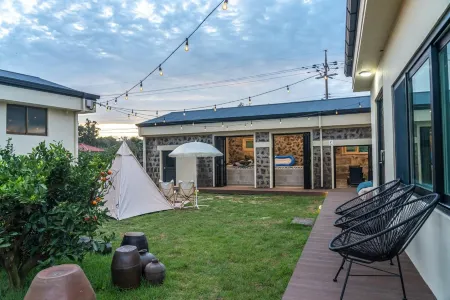 Jaeju Nansan Gaok Отели рядом с достопримечательностью «The Venice Land»