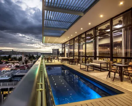 Avani Windhoek Hotel & Casino โรงแรมในวินด์ฮุก