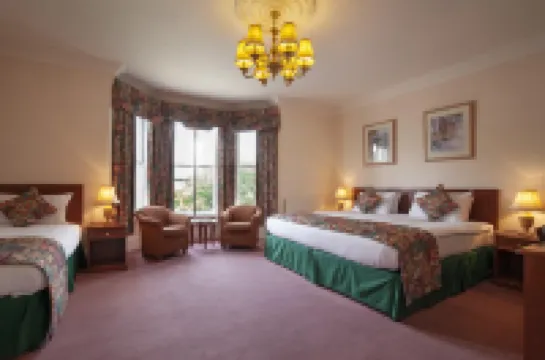 โรงแรมแอชลีย์