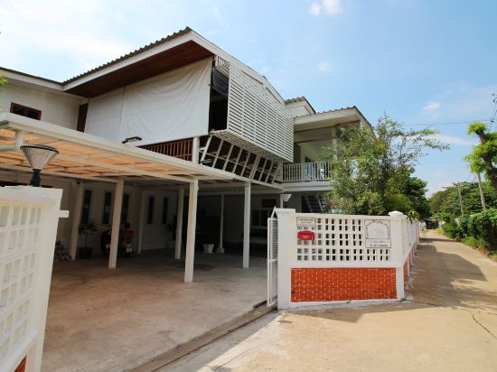 Baan Khunphiphit Homestay No2229
