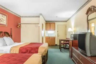 Econo Lodge Airport Các khách sạn ở Spring Ridge