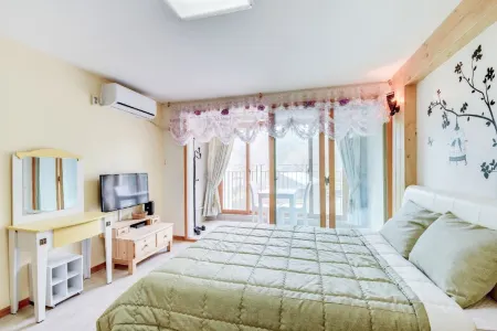 Chuncheon Attic in My Mind Pension Отели рядом с достопримечательностью «Jade Garden»