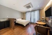 Jinju Hotel Seven