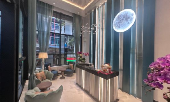 The Moon Boutique Hotel Cat Ba