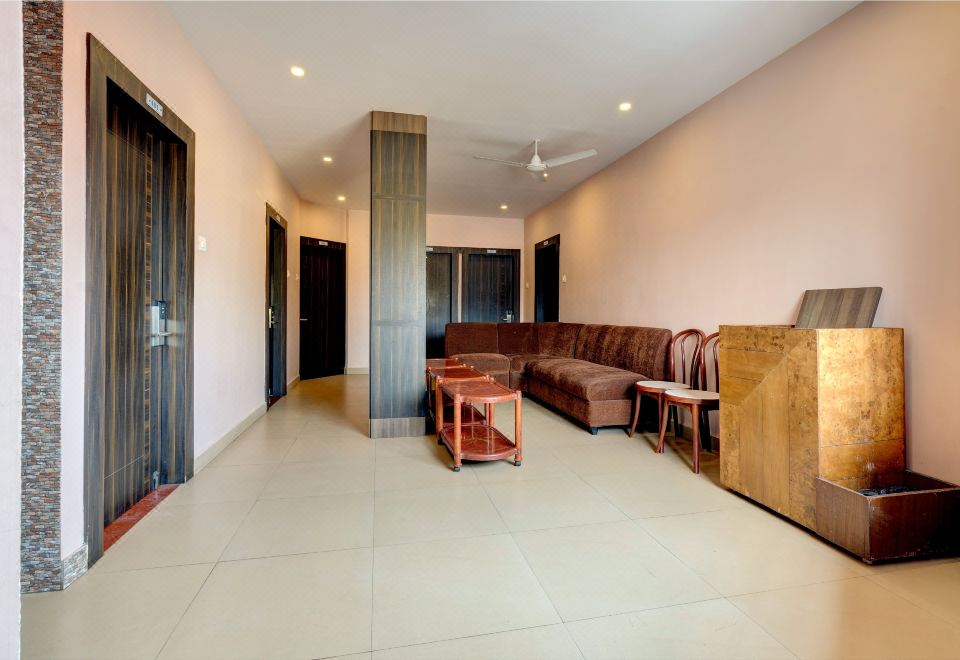 3. Hotel Jo..