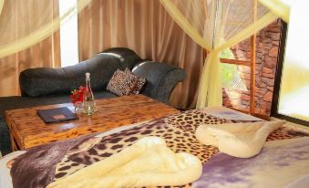 Amanya 1-Bed Leopard Family with Mt Kilimanjaro VI