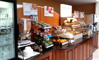 Holiday Inn Express & Suites Milton East I-10
