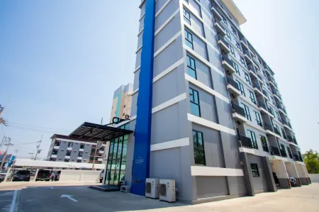 The Zleep Chonburi Отели рядом с достопримечательностью «Chonburi Municipality Stadium»