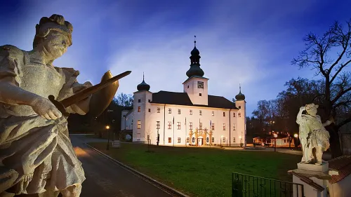 Zamecky Hotel Trest Hotels in Jihlava