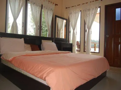 Baan Imoun Hotel Hotels in Mueang Samut Songkhram District