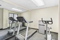 Red Roof Inn & Suites Fayetteville - Fort Bragg