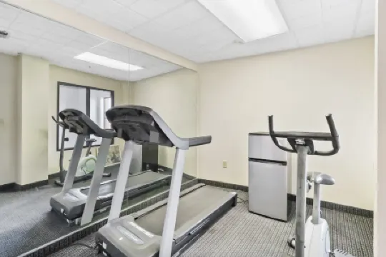 レッドルーフ・イン＆スイーツ - フェイエットビル - フォートブラッグ