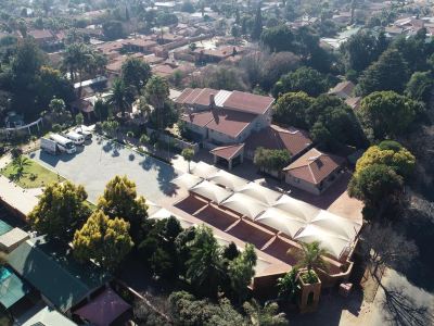 Airport Gardens Boutique Hotel