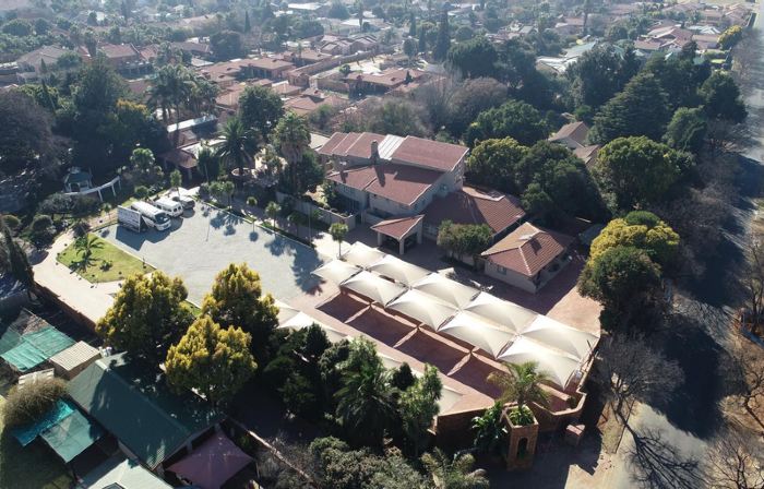 Airport Gardens Boutique Hotel