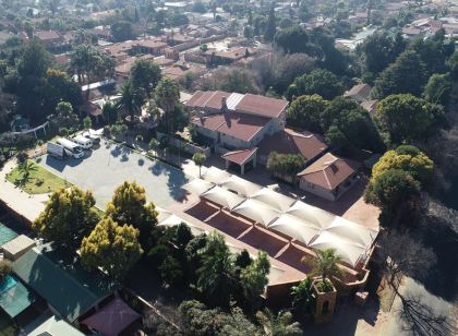 Airport Gardens Boutique Hotel