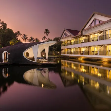 Lake Canopy Alleppey
