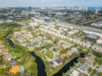 Bnb Hyperion | 5B Home w Pool, 2 Parking & Hot Tub