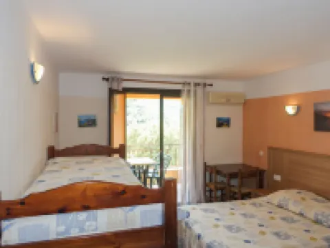 Residence Cabanaccia Studio 38m² Hotele w: Serriera