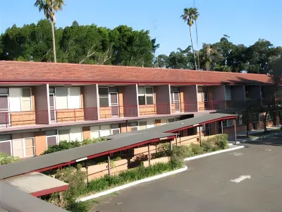 Flinders Motel Hotel dekat Fresh on Crown Caffe