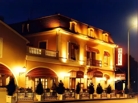 樂特爾米努斯酒店 圖爾尼酒店