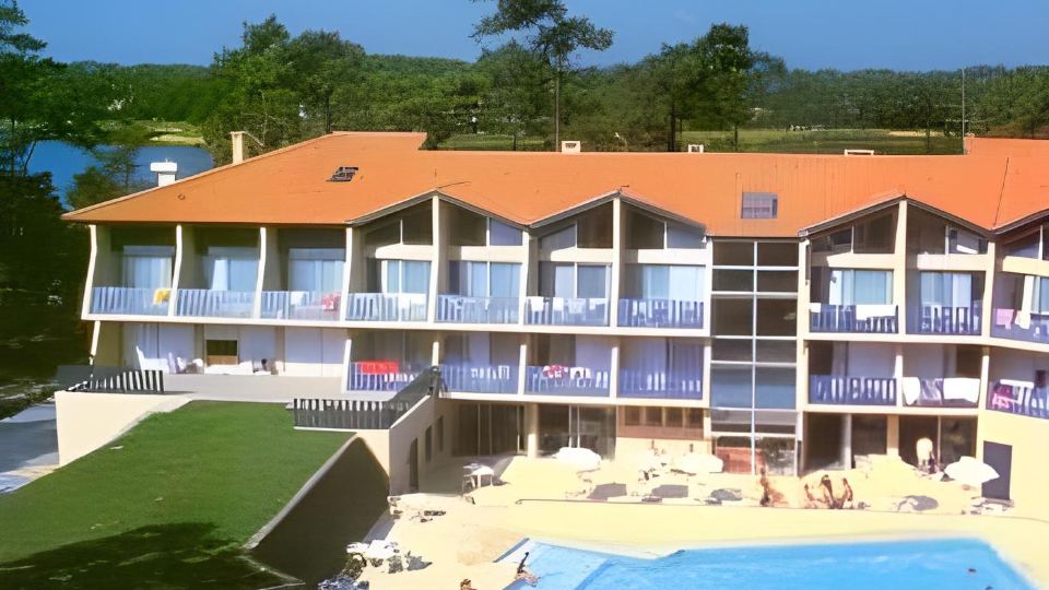 Hotel Logis Lacotel