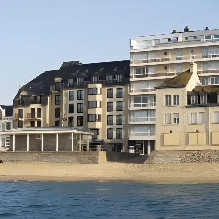 Escale Oceania Saint Malo Отели рядом с достопримечательностью «Пляж Сийон»
