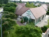 Logis Hôtel du Château Hotels in Bracieux