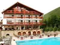 Pensiunea Mai Hotels in Решинарі