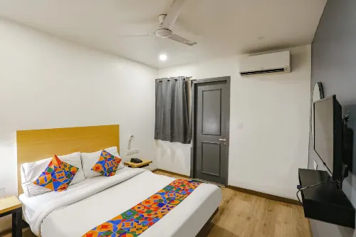 Via the Vaishali Dakshini Pitampura - Inns