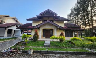 Green Hill Villa Sibolangit