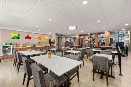 Quality Inn & Suites Matthews - Charlotte Отели в г. Сталлингс
