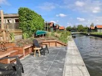 4 Pers House Cecil with Own Fishing Spot on a Dutch Chanel