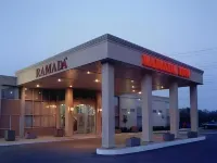 Ramada by Wyndham London Hotel in zona Carling Arena