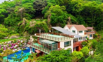 Ganghwa Pine Leaf Pension