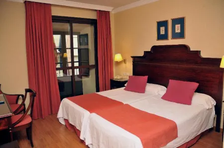 Hotel Santo Domingo Lucena Отели в г. Лусена